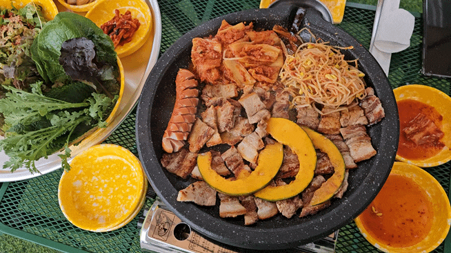  애견 동반 가능한 캠핑 감성 삽겹살 포항맛집 '정선가든식당'