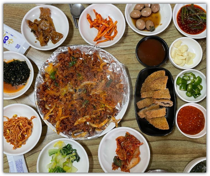 <b>백반기행</b> 문경밥상 5천원 <b>백반</b> 돼지석쇠구이 주문 식당 위치... 