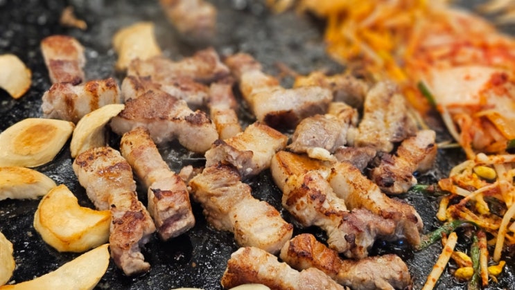  곡반정동맛집 솔밭생삼겹살/대형돌판에 구워먹어요