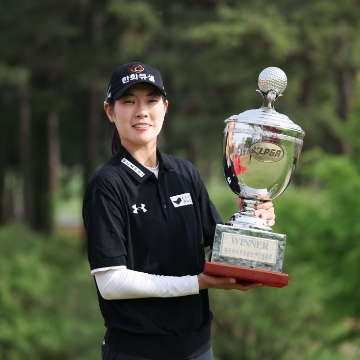  한화큐셀 이정민, 2024 KLPGA 투어 '크리스에프앤씨 제46회 KLPGA 챔피언십 우승…투어 통산 11승·메이저 첫 승