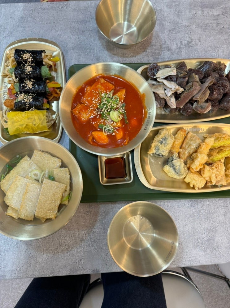  [분식을 품다 한티점] 깔끔 청결한 한티역 분식 맛집 주차 가능 쌀떡볶이 꼬마김밥 순대 후기
