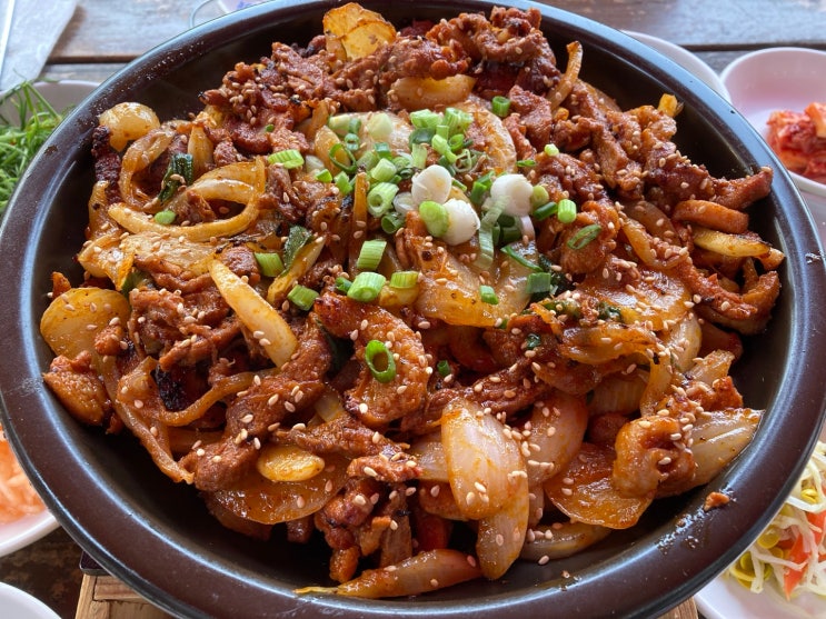  삼대에 걸쳐 70년된 전통을 자랑하는 오리고기집,하동집(부산 회동수원지)