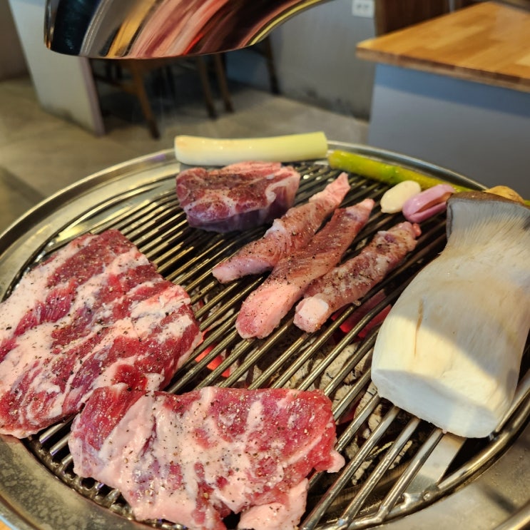  경남대맛집  숙성 삽겹살이 맛있는 김형제고기의철학 경남대점