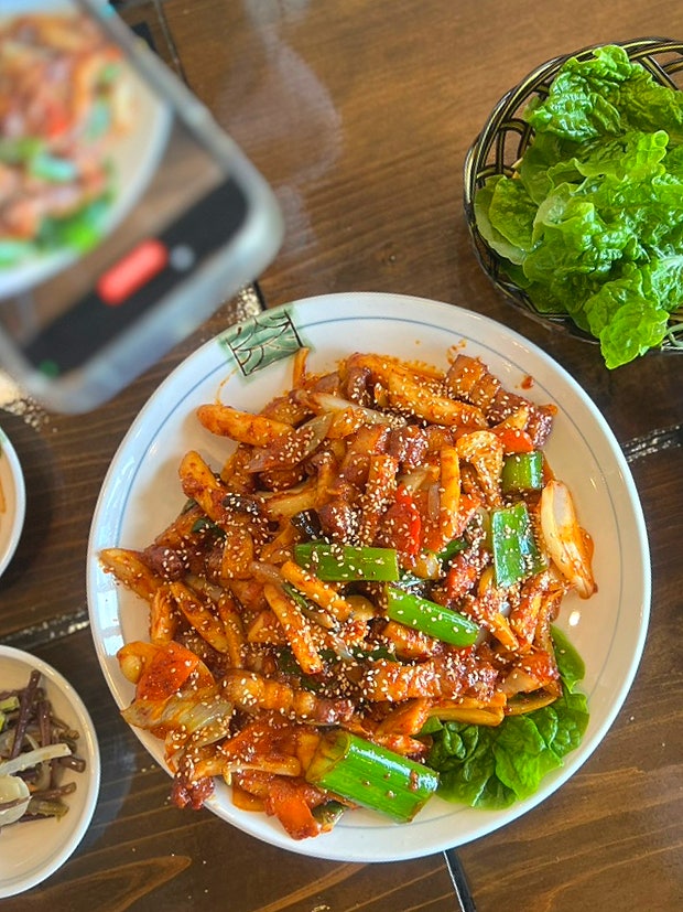  제주 애월 부산아지매집 흑오겹두루치기, 청국장 백반 맛집 발견!