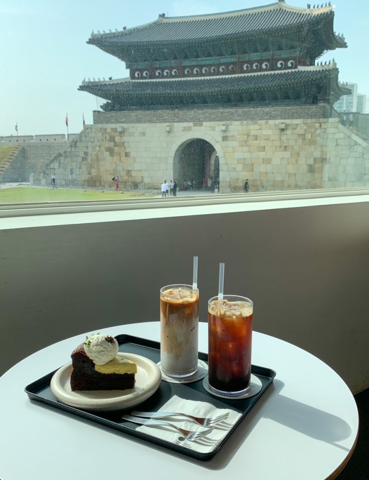  수원 화성 감성카페 헤올커피로스터즈 장안문 뷰 맛집 내돈내산 후기