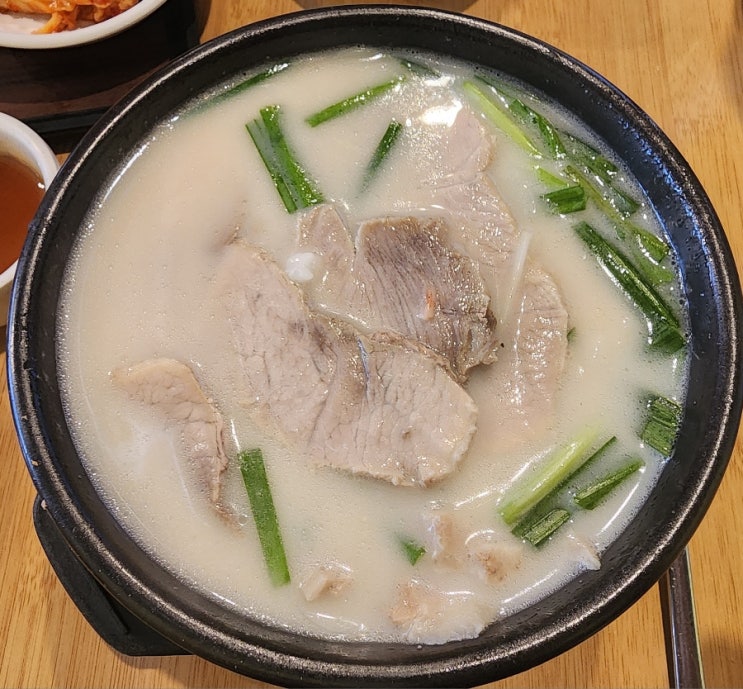  키미노돼지국밥 - 돼지국밥이 겁나 실하게 잘 나오는 서울 면목동 국밥 맛집