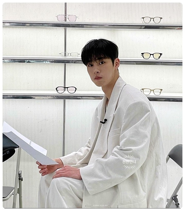  시스템옴므 이재욱 남자 셋업 수트 봄 코디 패션