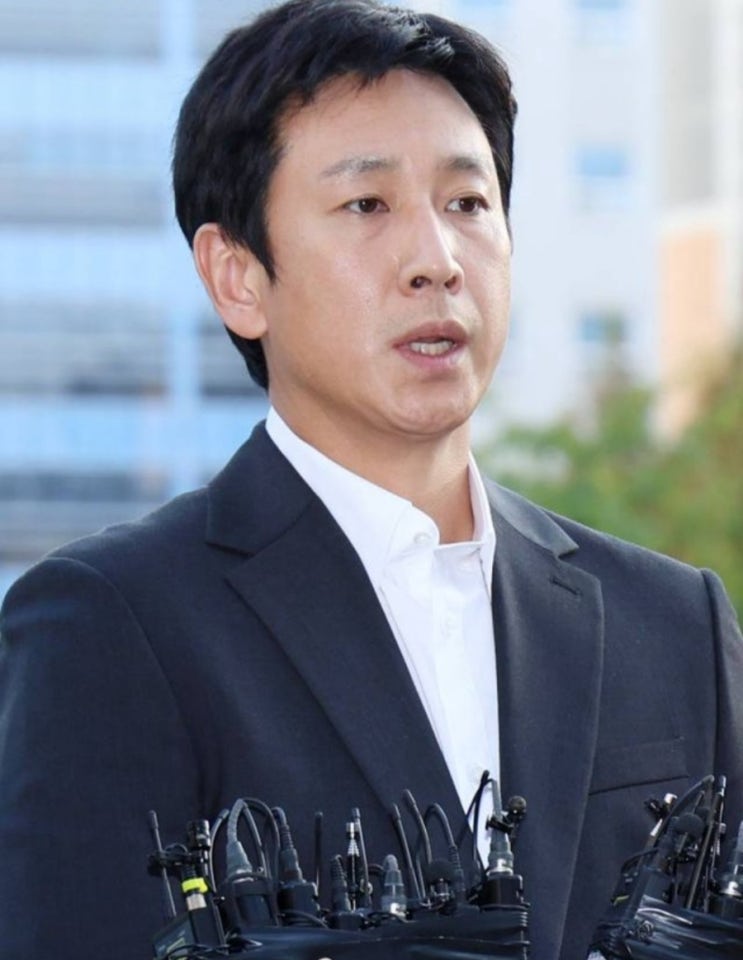 <연예가핫이슈> ‘이선균 수사 정보 누설 관련’ 경찰, 인천지검·최초 보도 언론사 압수수색 <연예가핫이슈> ‘이선균 수사 정보 누설 관련’ 경찰, 인천지검·최초 보도 언론사 압수수색