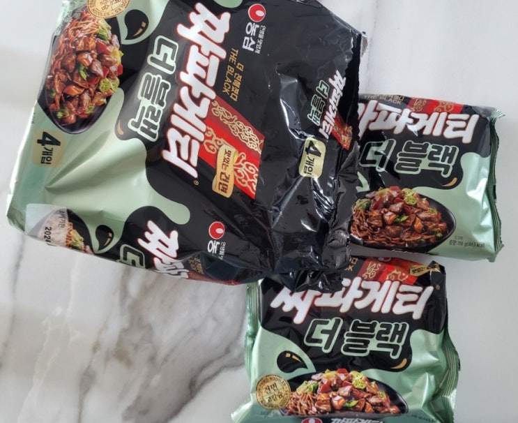 삼겹살과 최고조합 농심 짜파게티 더블랙 캠핑 음식으로 추천