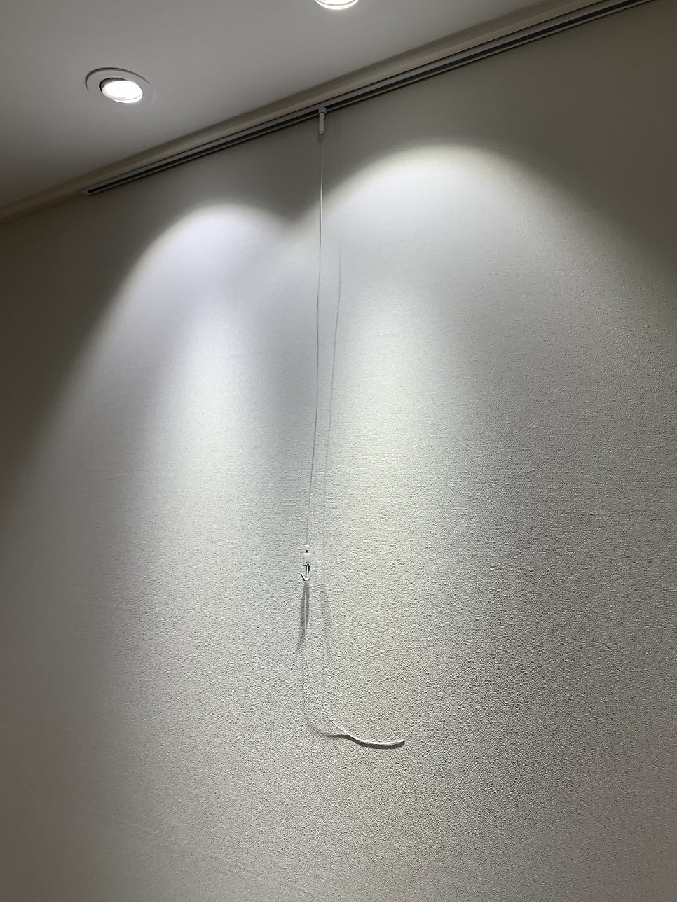 천장 액자레일와이어 설치 전문업체