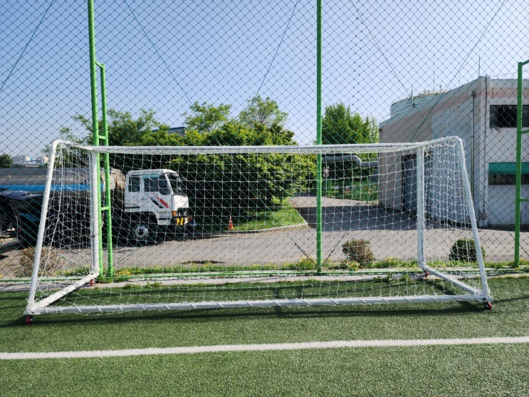  [날개스포츠] 서울중랑물재생센터 축구장 축구골대 바퀴 설치, 축구골대 바퀴 부착 작업