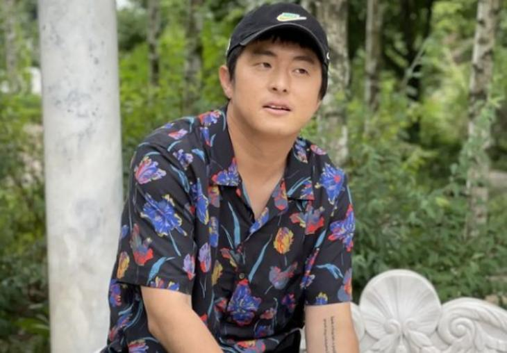 <b>기안84</b> 실내 흡연 논란 국민신문고 민원 등장 <b>과태료</b> 낼까