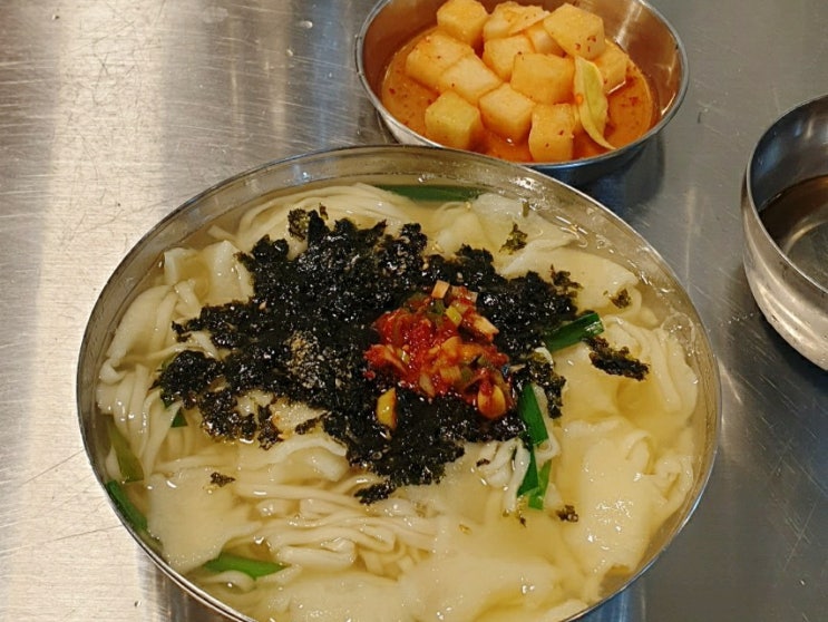  맛집_포항 죽도시장_수제비골목: 죽도시장 필수코스 5,000원 손수제비