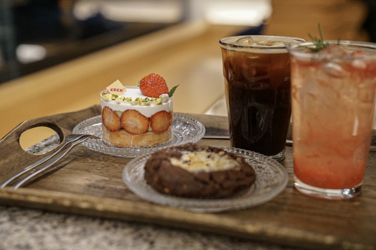  [을지로입구/명동카페] 디저트가 맛있는 명동카페 크림시크 리뷰