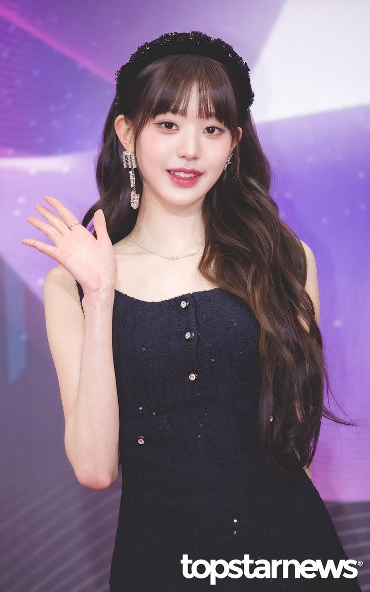 "못 피할 걸 빨간 줄" 아이브 장원영, '국힙 원탑' 등극?...작사곡 화제 "못 피할 걸 빨간 줄" 아이브 장원영, '국힙 원탑' 등극?...작사곡 화제
