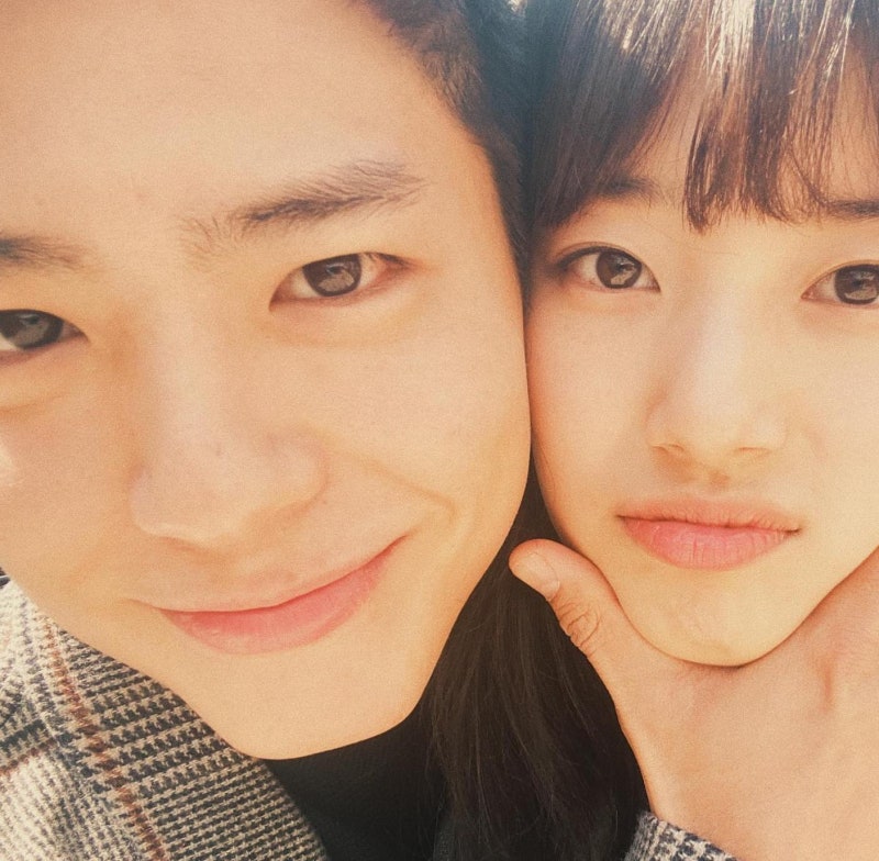 Why Suzy Posted a Cheek-to-Cheek Selfie with Park Bo-gum: The Cast of the Movie Wonderland