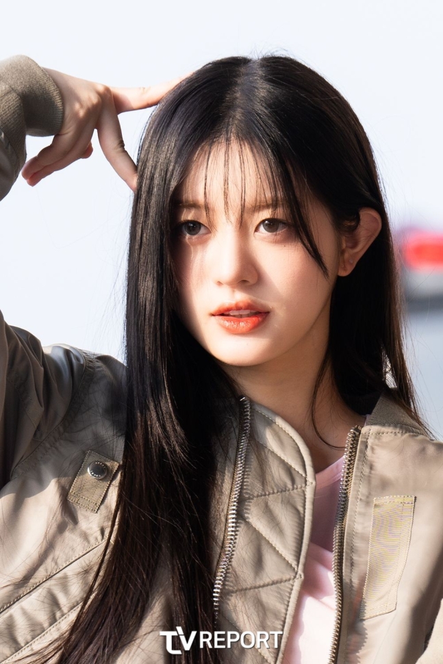 [T포토] 민주 '민주는 원래 귀엽다'