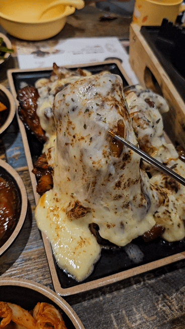 안산 고잔동 맛집 화덕에 구운 '족발신선생 안산고잔점'