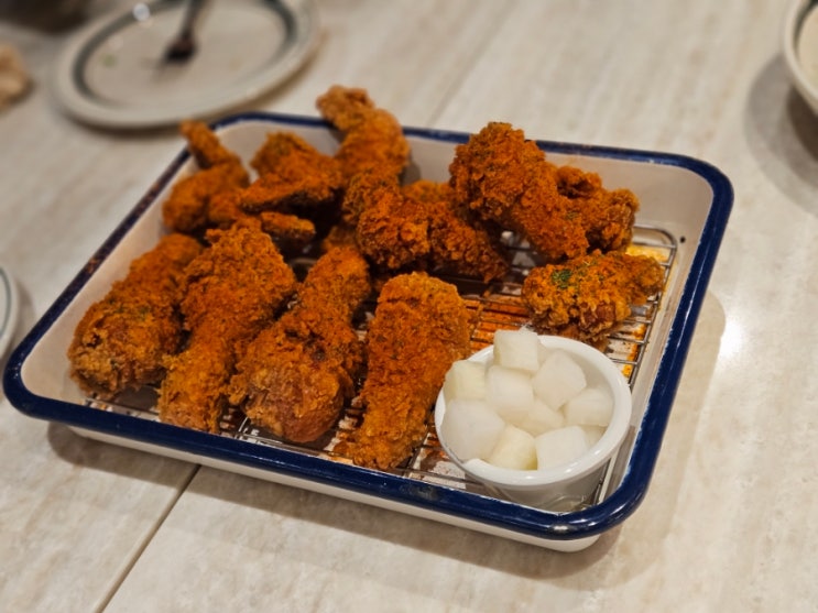 석촌호수 치킨 맥주 맛집 BBQ 비비큐빌리지 송리단길점 치맥 테라스 매장 잠실 데이트 가볼만한곳 추천