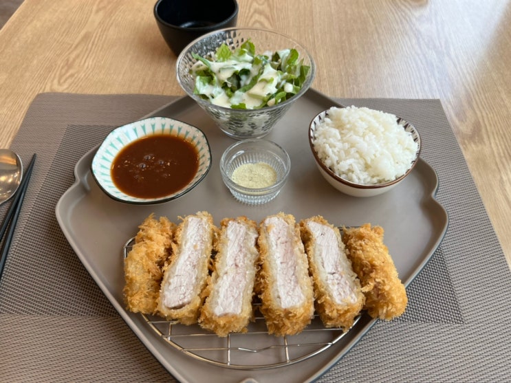  기흥역 돈까스 맛집 빠삭돈카츠, 와사비소금에 찍어먹는 등심돈까스 넘 맛있어요~