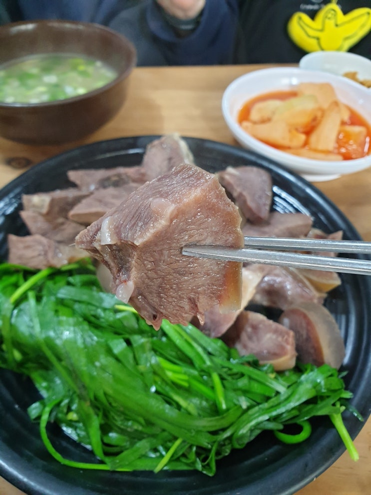  맛집_포항 죽도시장_장기식당: 두툼하고 탱글탱글한 한우 수육   *웨이팅 정보 *포항사랑카드 가능 여부