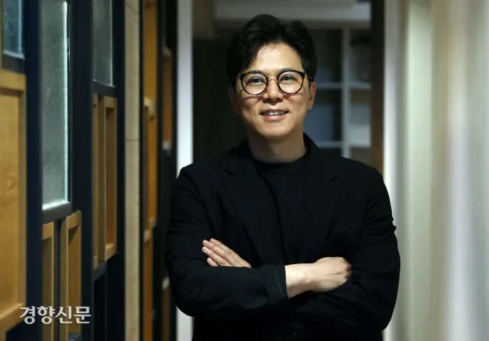소시민의 죽음과 다를까?···기업 총수 장례 기획하는 남자 소시민의 죽음과 다를까?···기업 총수 장례 기획하는 남자