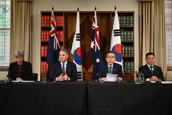 한·<b>호주 외교</b>·<b>국방</b> 2+2 회의, “北 핵·미사일 불법자금 차단... 