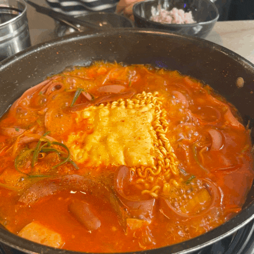  한티역 맛집 보글지글 부대찌개 & 닭볶음탕 재방문의사 100%