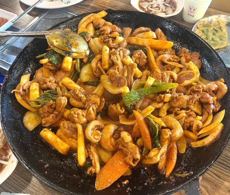  [파주] 적성면 동네 입소문난 사랑채 재방문 후기 | 인심 좋은 한식 맛집 | 산나물 반찬에 오리주물럭+ 들깨냉수제비
