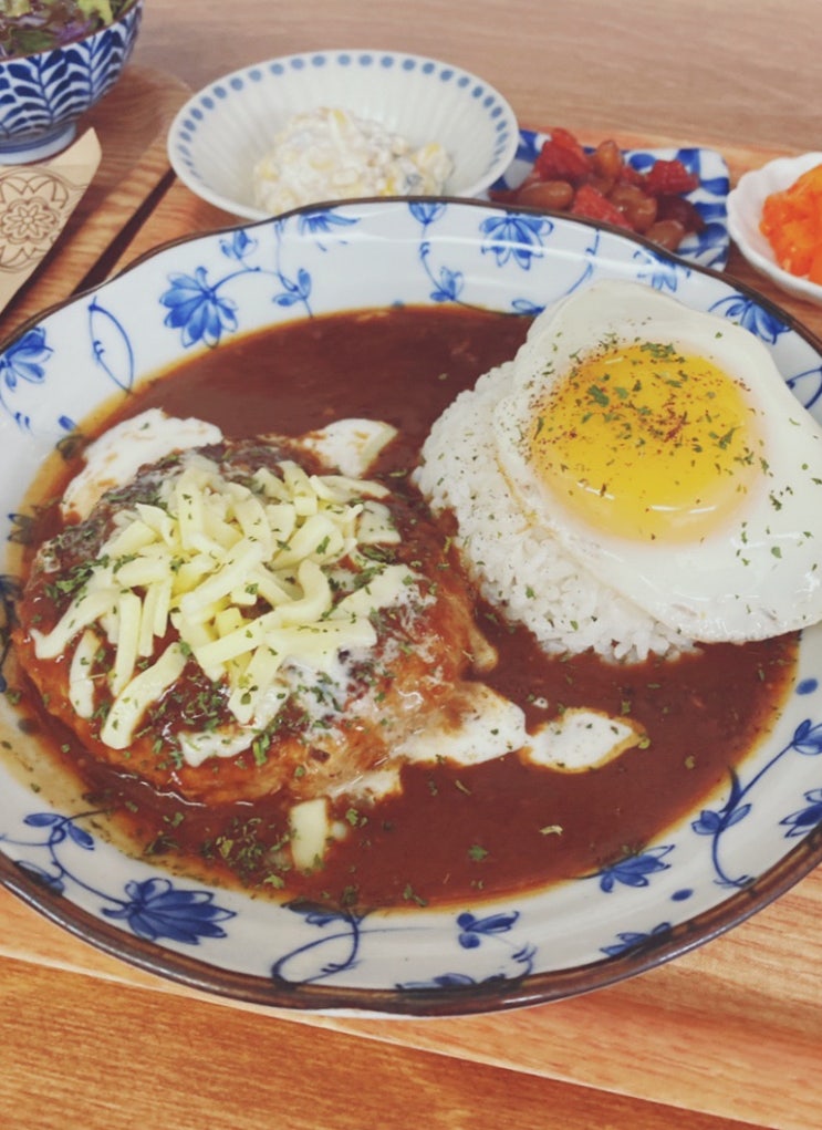  연희동: <타비함박> 연희동 꾸밈없이 담백한 분위기 수제 함박스테이크 찐맛집!