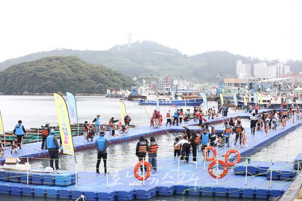  완도 장보고 수산물축제 힐링 콘텐츠는? 전통 대나무 바다낚시 체험!