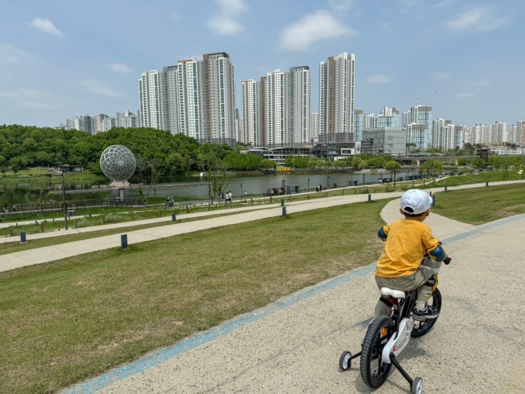  동탄 호수공원 | 킥보드 자전거 타기 좋은 곳 5살 아이랑 후기 (주차, 분수쇼)
