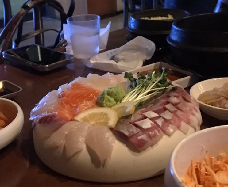 〔대구맛집〕 교동, 산오징어/숙성회가 맛있는 #바미 (a.k.a바밤) 웨이팅 없이 들어간 럭키걸- 의 후기 〔대구맛집〕 교동, 산오징어/숙성회가 맛있는 #바미 (a.k.a바밤) 웨이팅 없이 들어간 럭키걸- 의 후기