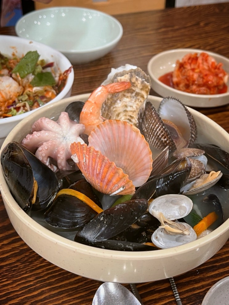  신선한 월미도횟집, 맛깔난 월미도칼국수 간다간다뿅간다