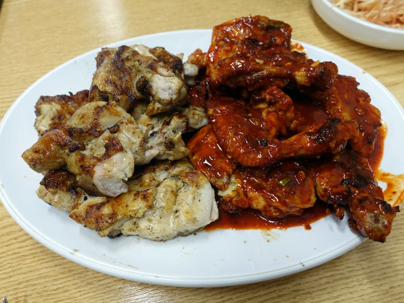 [서울용산구맛집/용문동맛집/효창공원역맛집]원조숯불통닭바베큐 - 양념&소금 반반 바베큐