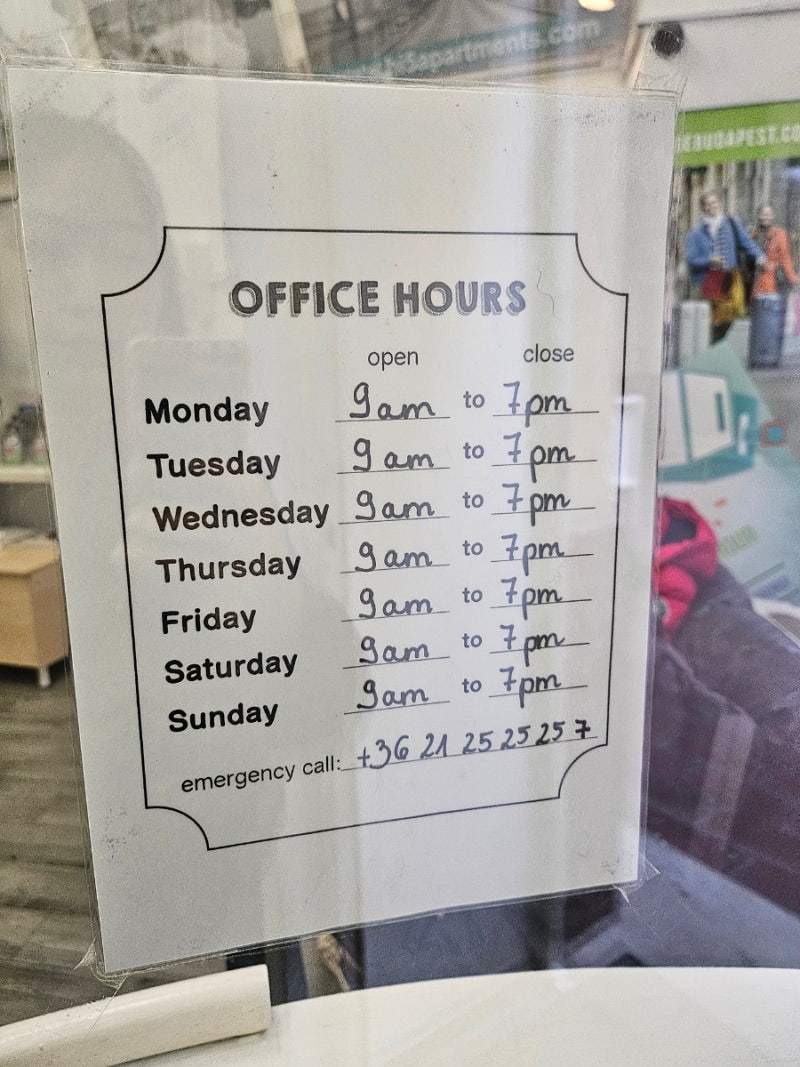 부다페스트 데악역 근처 유인 짐보관소(캐리어 보관소) 추천! 공항버스 타기 전 짐 보관하기 좋은 곳 : 네이버 블로그