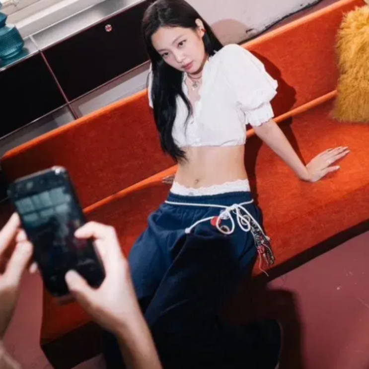  제니 지코 뮤비 Spot 섹시한 캐주얼 패션 아이템 정보
