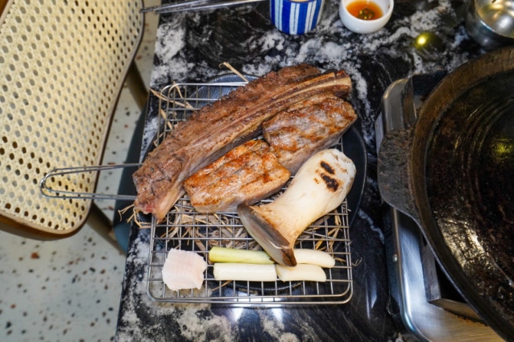  광주 금호동 술집 취향저격하는 고깃집 화원짚불구이