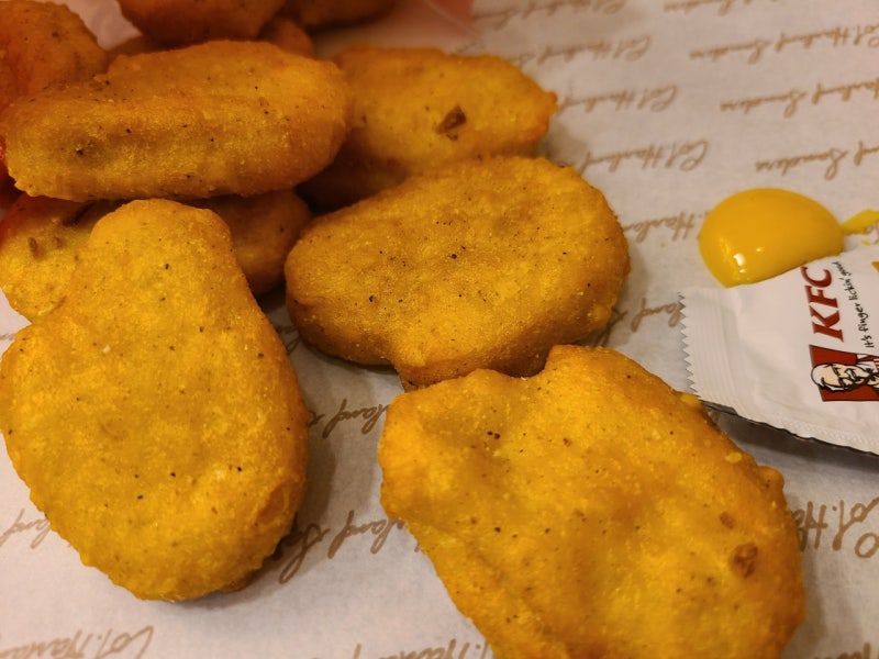 KFC 치킨너겟 1조각 칼로리와 영양성분 , KFC 너겟10조각 단위 칼로리및 영양성분까지