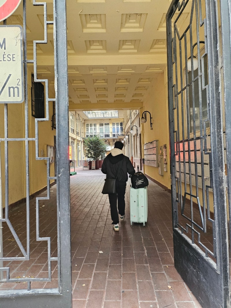 부다페스트 데악역 근처 유인 짐보관소(캐리어 보관소) 추천! 공항버스 타기 전 짐 보관하기 좋은 곳 : 네이버 블로그