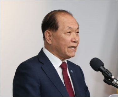 <b>황우여</b>, 국힘 비대위원장 취임…"<b>재창당</b> 수준으로 혁신할 것"