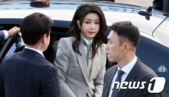 <b>검찰총장</b> "김건희 <b>여사</b> 명품백 신속 수사" 지시…野 '특검법... 