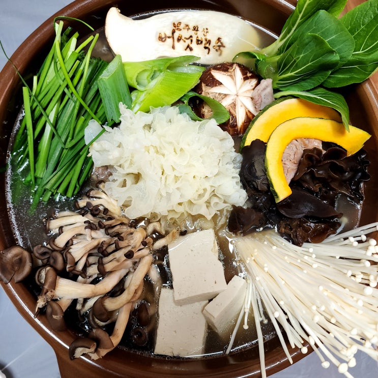  부모님과 가기 좋은 몸보신 청송 맛집 주왕산버섯백숙