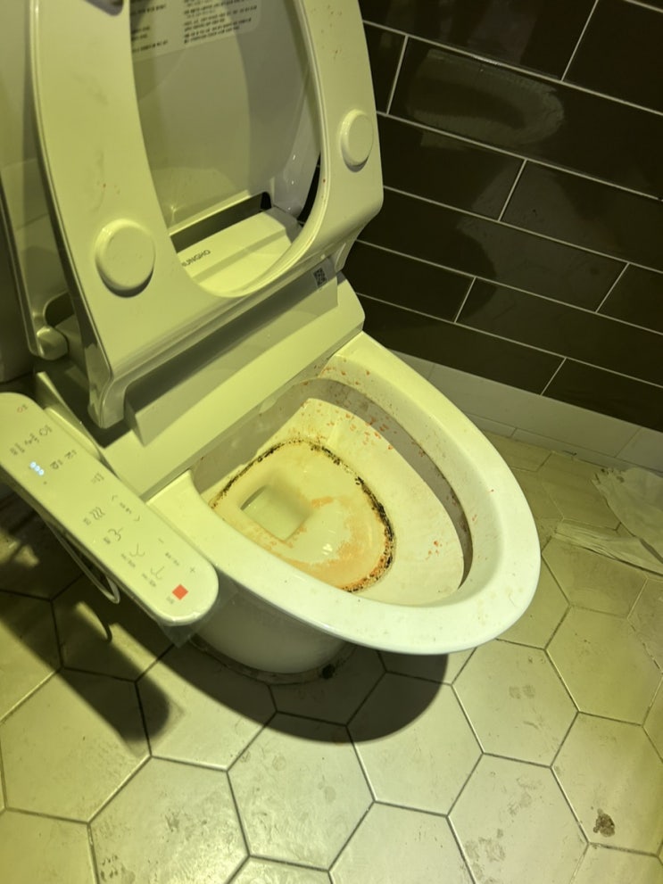  울산 상가 화장실 청소 냄새제거까지 완벽하게