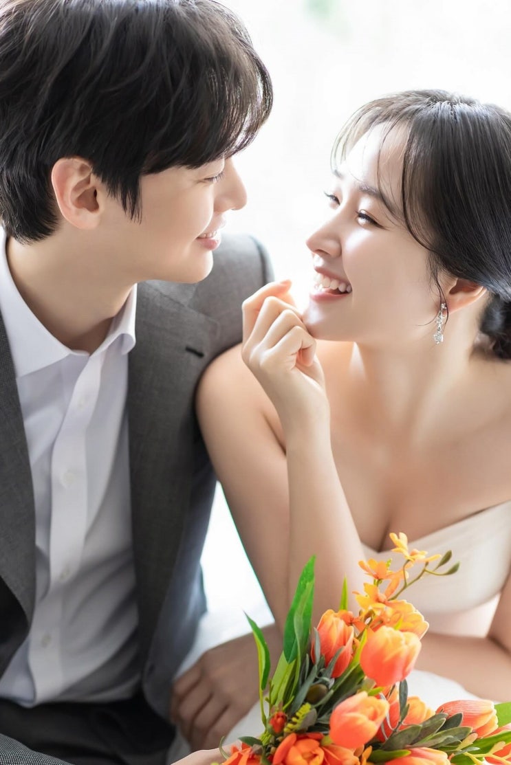 스피카 나래, 3세 연하 배우 김선웅과 결혼 깜짝 발표...웨딩화보까지 스피카 나래, 3세 연하 배우 김선웅과 결혼 깜짝 발표...웨딩화보까지