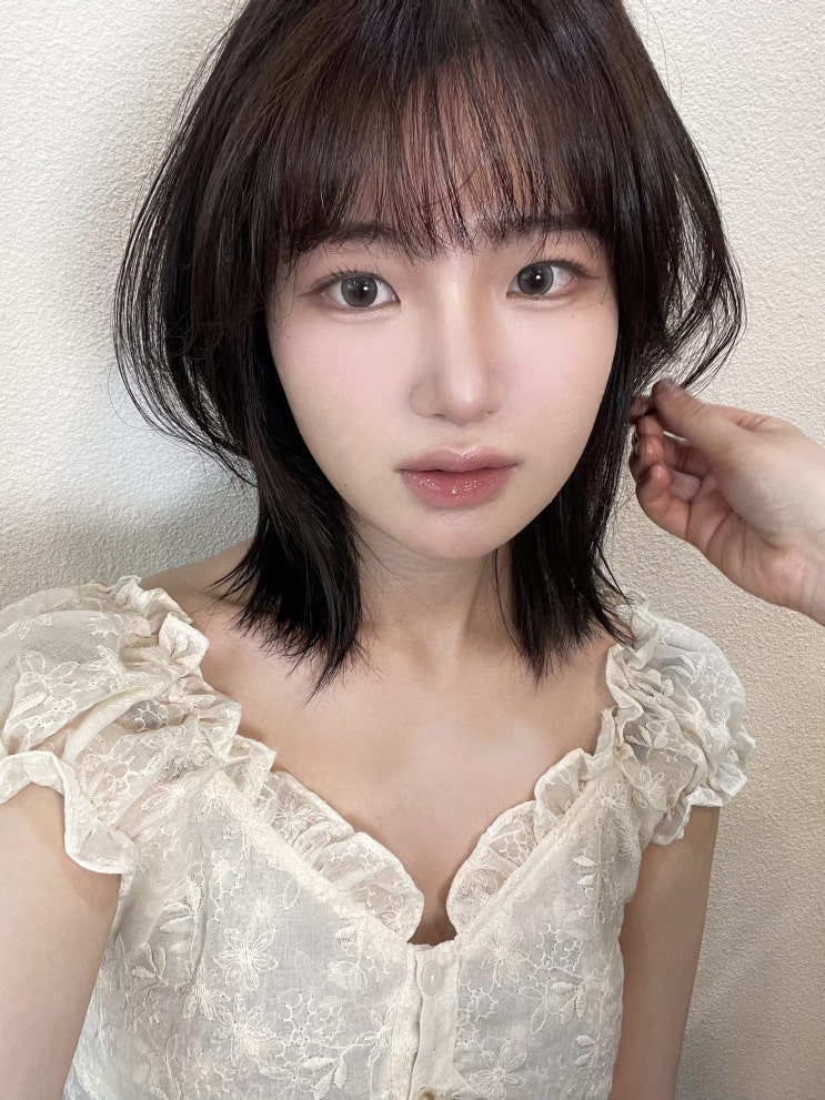  로제 감성 단발 레이어드 애쉬브라운 염색 연디자이너