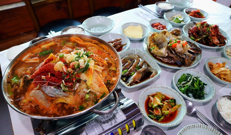  안면도 수산시장 맛집 딴뚝통나무집식당 안면도 현지인 맛집