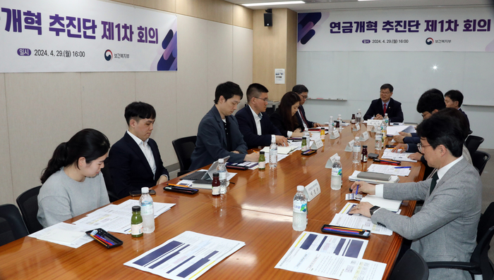 “월급 36%를 국민연금에 내라니”…미래세대에 너무 쓴 약사발 “월급 36%를 국민연금에 내라니”…미래세대에 너무 쓴 약사발