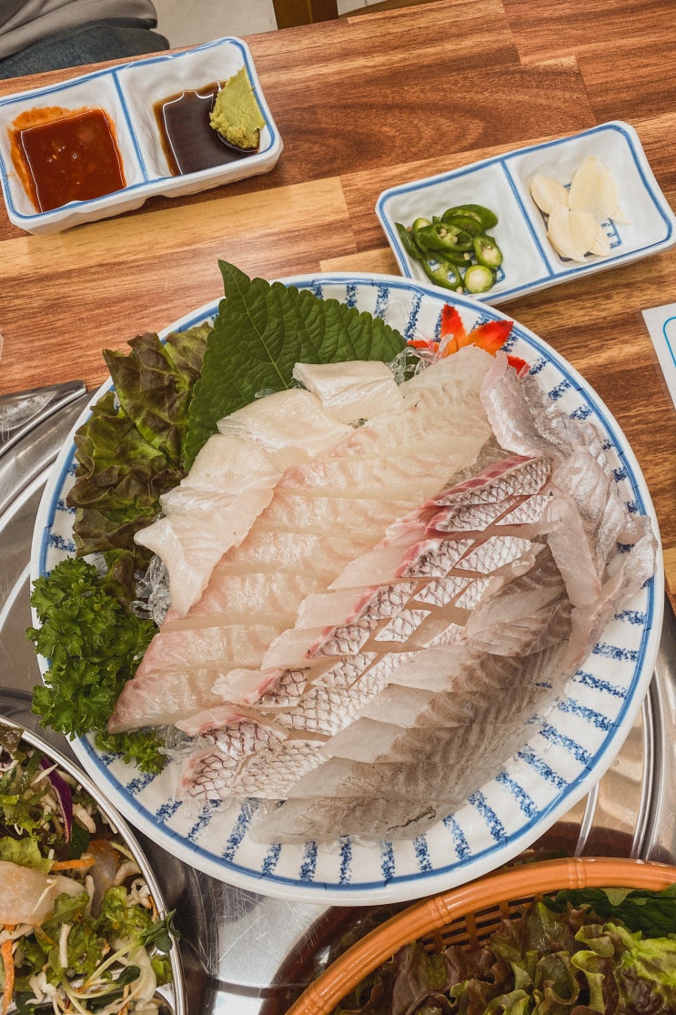  구디와 가산 사이쯤 참돔이야기 횟집에서 모듬숙성회 맛본 후기