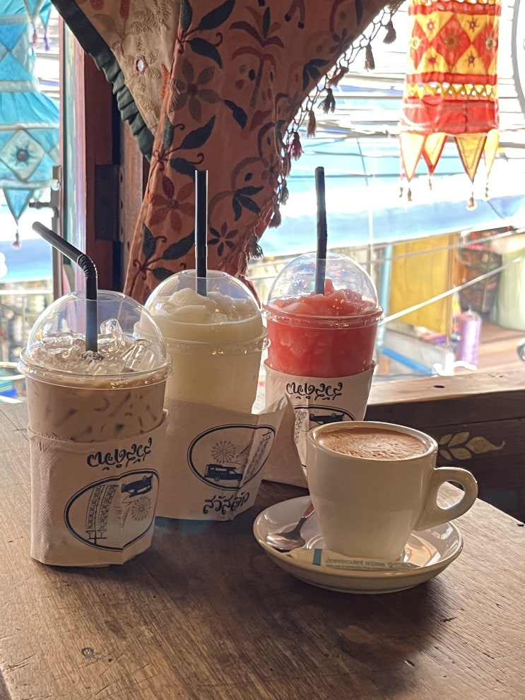 치앙마이 핑강 와로롯시장 근처 네팔 인도 감성 치앙마이카페 타멜커피 Thamel coffee